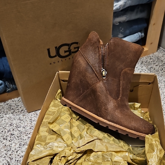 UGG Chocolate Brown Wedge Ankle Boots - Picture 1 of 4